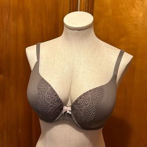 Victoria’s Secret body by Victoria perfect shape bra